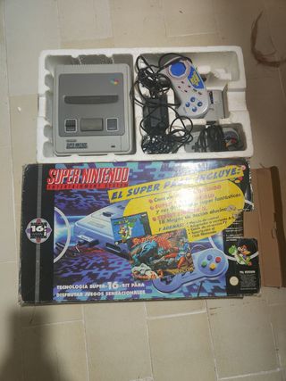 Super Nintendo con caja y 2 mandos