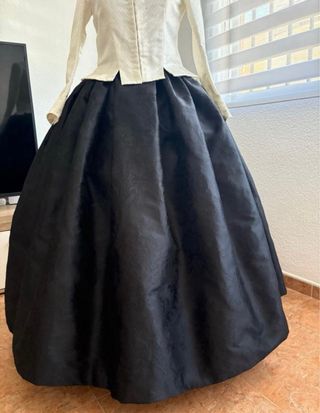 Falda de fallera negra