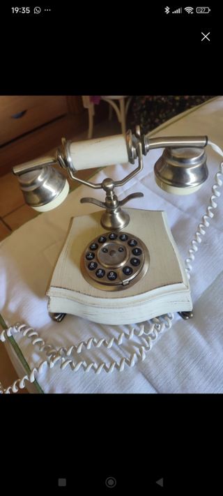 Teléfono imitación antiguo