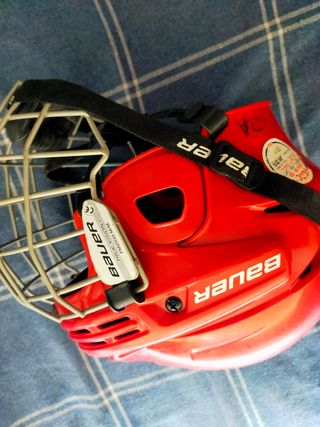 Casco de hockey Bauer rojo
