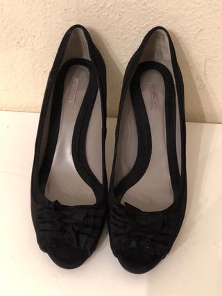 UTERQÜE - Zapatos tacón peeptoe ante negro 41
