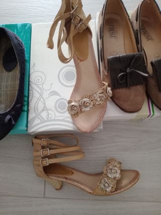 Lote 4 pares zapatos mujer talla 37. Lote57