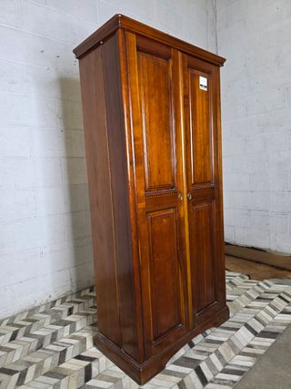 Mueble bar de madera de cerezo