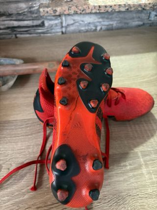 Botas de fútbol rojas talla 37