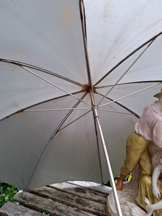 Paraguas tipo antiguo
