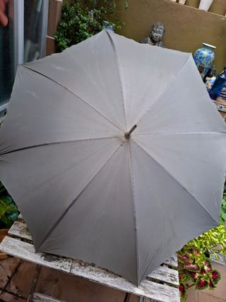 Paraguas tipo antiguo