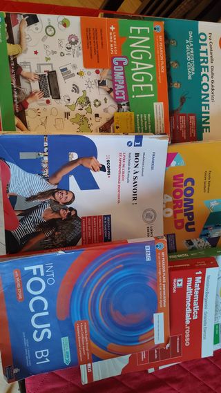 Libri scolastici usati per superiori 50% o meno
