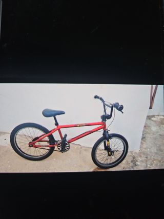 Bicicleta BMX Roja 20" 150€