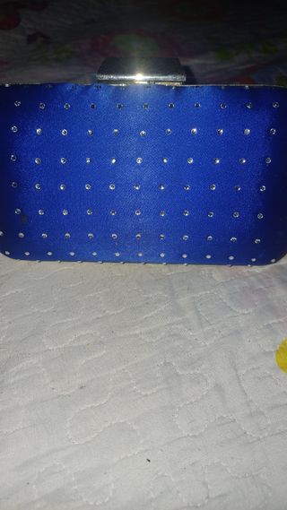 Sandalias y bolso de fiesta azules