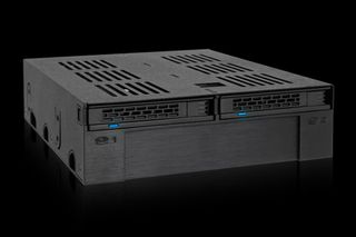 Icy Dock ExpressCage MB322SP-B