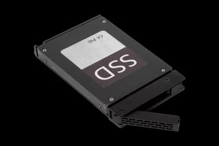 Icy Dock ExpressCage MB322SP-B