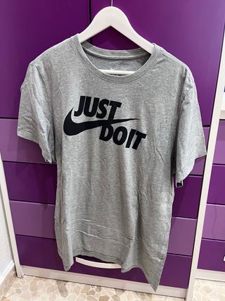 Camiseta Nike Gris Just Do It