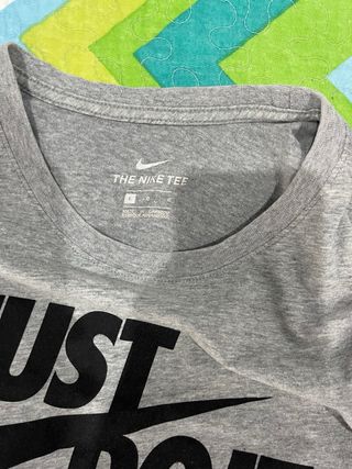Camiseta Nike Gris Just Do It