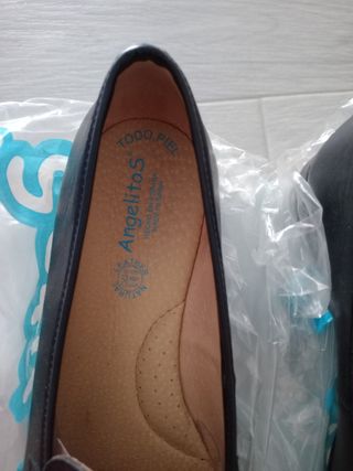 Zapatos Angelitos Talla 40 Negros.