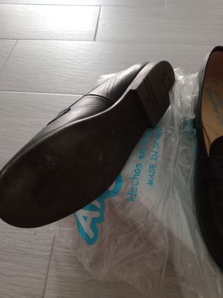 Zapatos Angelitos Talla 40 Negros.