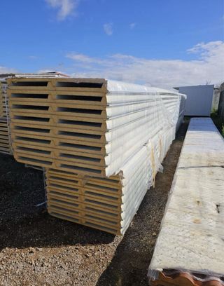 Panel Sándwich Aislante