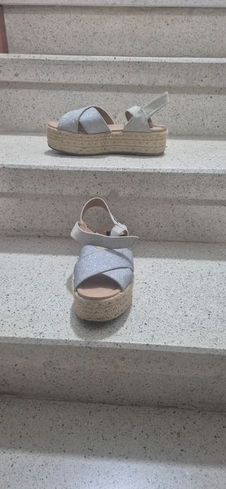 Sandalias Plataforma Beige y Plateadas