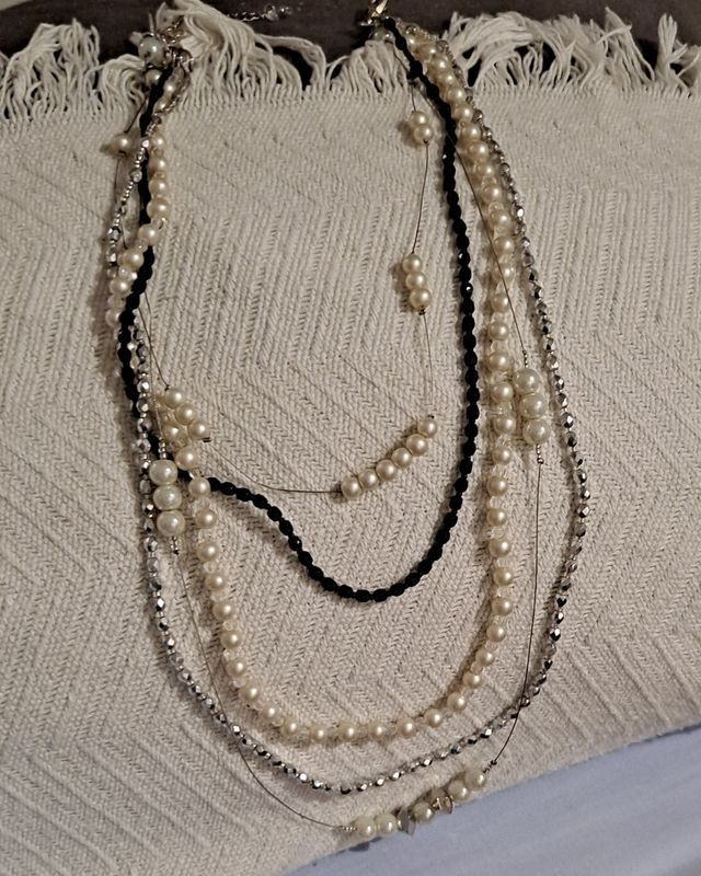 Conjunto de bisutería multicapa