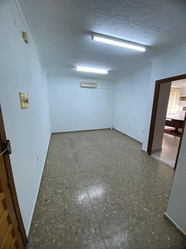 REF 25088 - MAGNIFICO LOCAL EN EL CENTRO