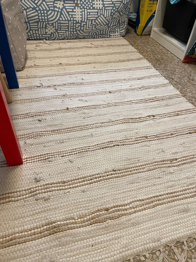 Alfombra de tela y yute