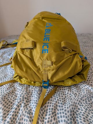 Mochila Blue Ice Kume 30L Amarillo