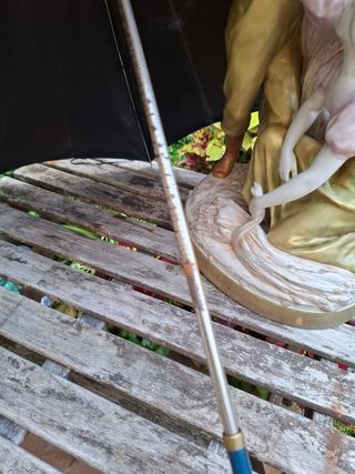 Paraguas antiguo negro y azul