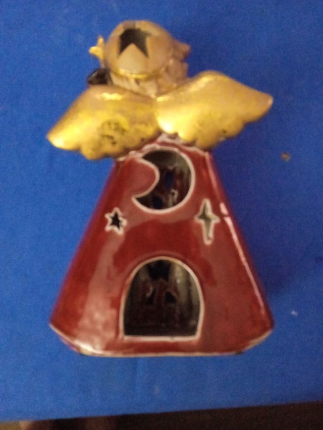 Hermoso ángel vintage con guitarra