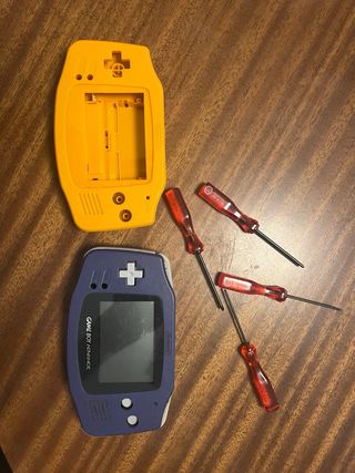Lote Piezas Game Boy Nintendo (aun más piezas)