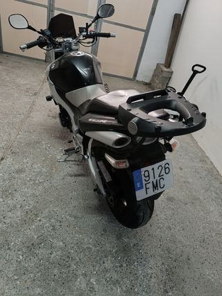 Suzuki GSR 600