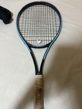 Raqueta de Tenis Head Gravity y mochila babolat