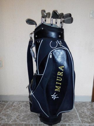 Palos de golf Taylormade y bolsa Miura