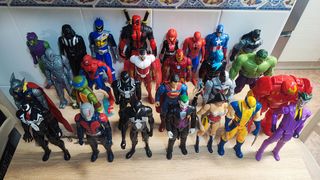 27 Figuras Superhéroes y Villanos 30cm
