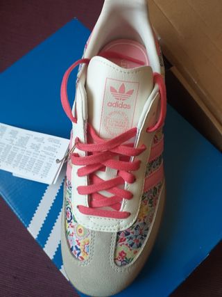 Deportivos Adidas Beige Multicolor Rosa
