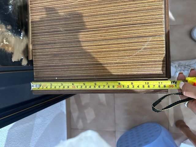 Mesita de noche antigua de madera