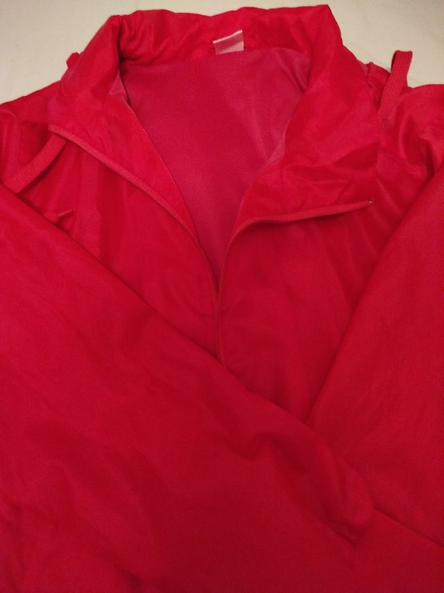 Casacos unissex, vermelhos e verdes