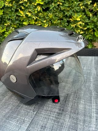 Casco de Moto Nitro Gris con Visera