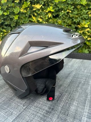 Casco de Moto Nitro Gris con Visera