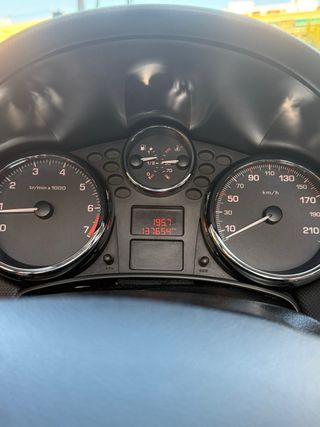 Peugeot 207cc descapotable 2007, motor 1.6 120 CV