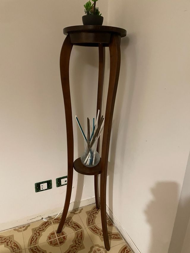 Portavasi in legno e vetro