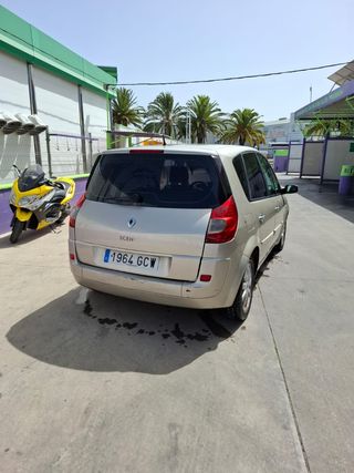 Renault esceni  2008