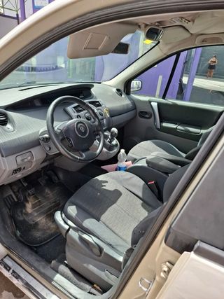 Renault esceni  2008