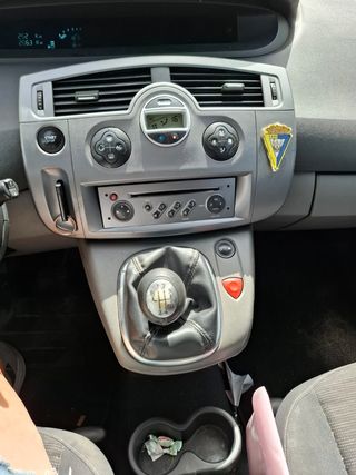 Renault esceni  2008