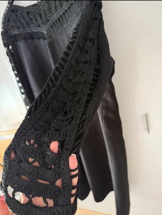 Vestido fiesta negro con encaje