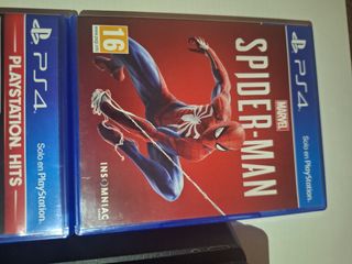PS4 (PlayStation 4) Negra con Juegos