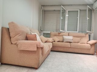 Sofás de pana beige, 2 y 3 plazas.