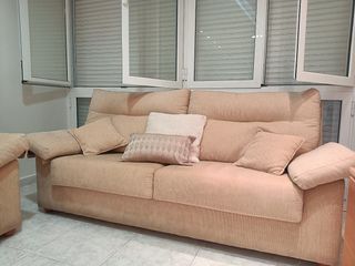Sofás de pana beige, 2 y 3 plazas.