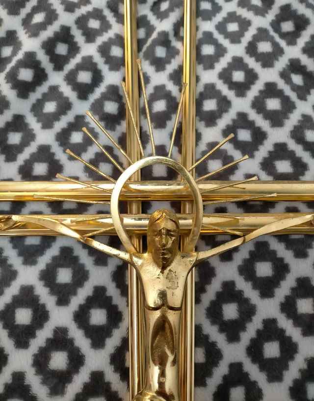 Antiguo Crucifijo Dorado. Ver fotos.