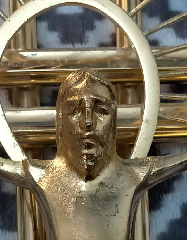 Antiguo Crucifijo Dorado. Ver fotos.