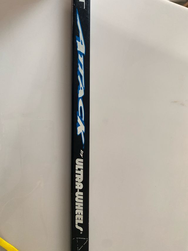 2 Palos de hockey Attack by Ultra-Wheels