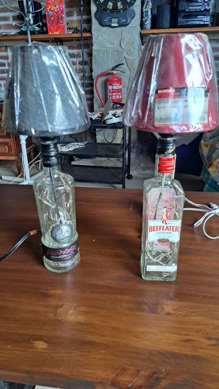 Lámpara de mesa Botella Beefeater Roja